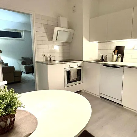 Nicely Furnished Near Centrum, Free Parking Apartment